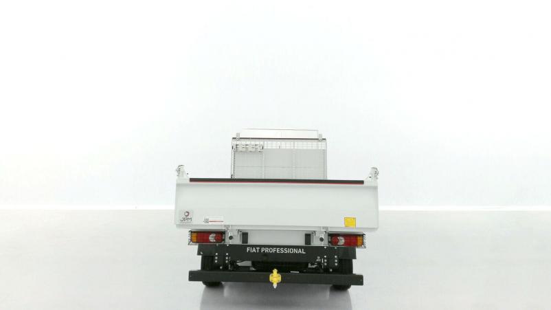 Vente en ligne Fiat Ducato Fourgon Ducato cc 3.5 L 2.2 H3-Power 180ch Maxi Benne Acier + Coffre JPM au prix de 40 500 €