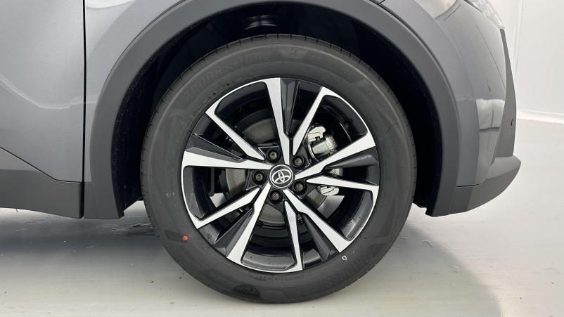 Vente en ligne Toyota C-HR C-hr II 1.8 Hybrid 140ch Design au prix de 31 700 €
