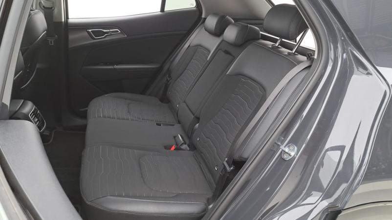 Vente en ligne Kia Sportage  1.6 Hybrid 230ch Automatique/6 Design hybrid au prix de 32 280 €