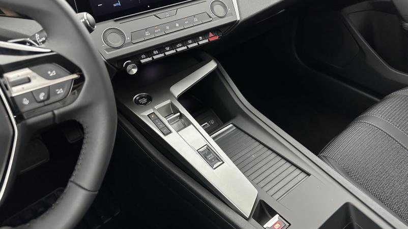 Vente en ligne Peugeot 308 308 III 1.5 BlueHDi 130ch Allure EAT8 au prix de 27 410 €