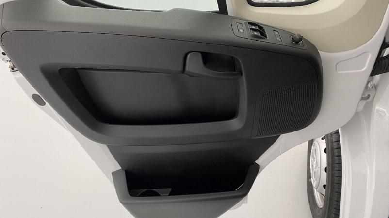 Vente en ligne Opel Movano Movano 3.5T L2H2 2.2d 140ch Pack Business au prix de 31 380 €