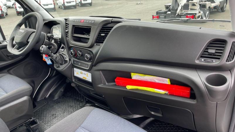 Vente en ligne Iveco Daily Daily 35S14H 3750 2.3 136ch Nacelle Smart P170 TXE E au prix de 86 580 €