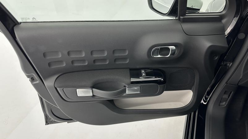Vente en ligne Citroën C3 C3 III 1.2 PureTech 110ch Shine au prix de 16 010 €