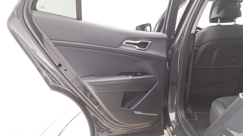 Vente en ligne Kia Sportage  1.6 Hybrid 230ch Automatique/6 Design hybrid au prix de 32 280 €