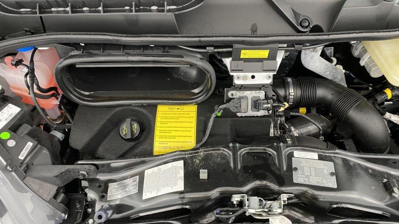 Vente en ligne Fiat Ducato Fourgon Ducato cc 3.5 L 2.2 H3-Power 180ch Maxi Benne Acier + Coffre JPM au prix de 40 500 €