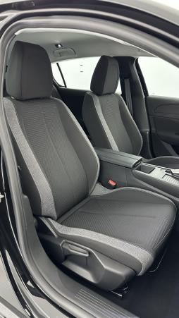 Vente en ligne Peugeot 308 308 III 1.2 Puretech 130ch Active Pack EAT8 au prix de 22 400 €