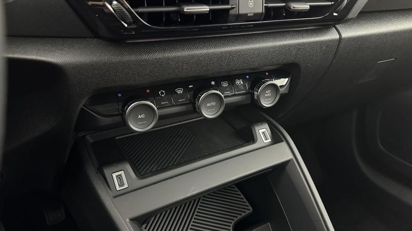 Vente en ligne Citroën C4 C4 III 1.5 BlueHDi 130ch Plus EAT8 au prix de 24 710 €