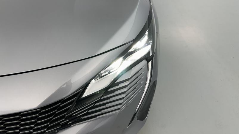 Vente en ligne Peugeot 3008 3008 III 1.2 Puretech 130ch Active Pack EAT8 au prix de 26 210 €