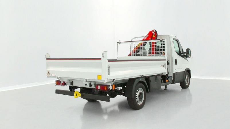Vente en ligne Iveco Daily Daily III 35S14H 3750 2.3 136ch Benne Alu JPM + Grue PK 2900 au prix de 76 080 €