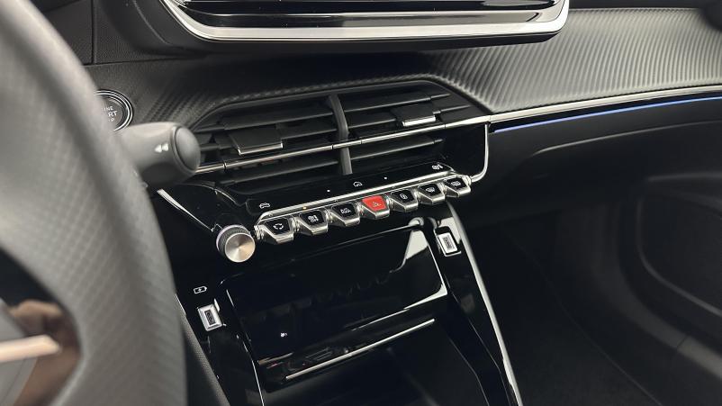 Vente en ligne Peugeot 2008 2008 II 1.2 Hybrid 145 e-DCS6 GT au prix de 28 800 €