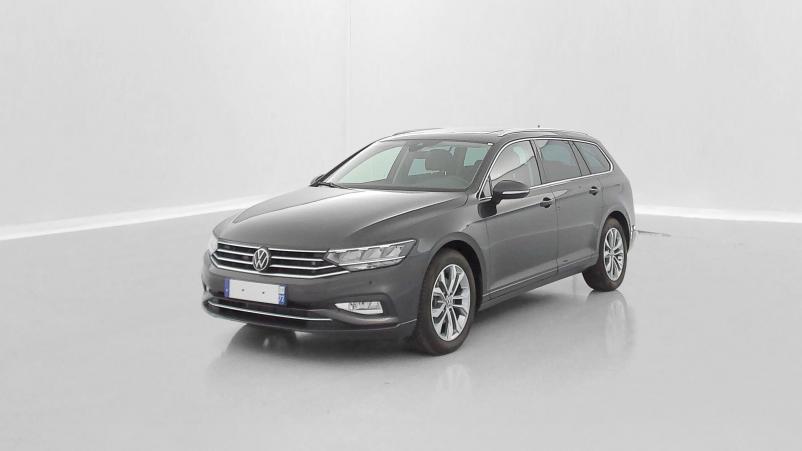 Vente en ligne Volkswagen Passat SW Passat sw VIII 1.5 TSI ACT 150ch Life Plus DSG7 au prix de 33 200 €