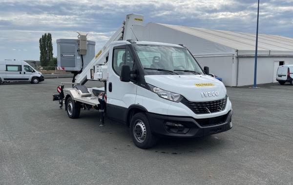 Iveco Daily Daily 35S14H 3750 2.3 136ch Nacelle Smart P170 TXE E occasion de 2022 en vente à Rennes