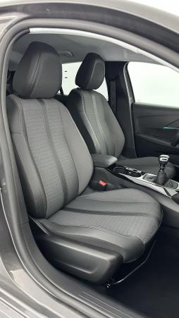 Vente en ligne Peugeot 208 208 1.2 Puretech 100ch Allure Pack au prix de 17 510 €