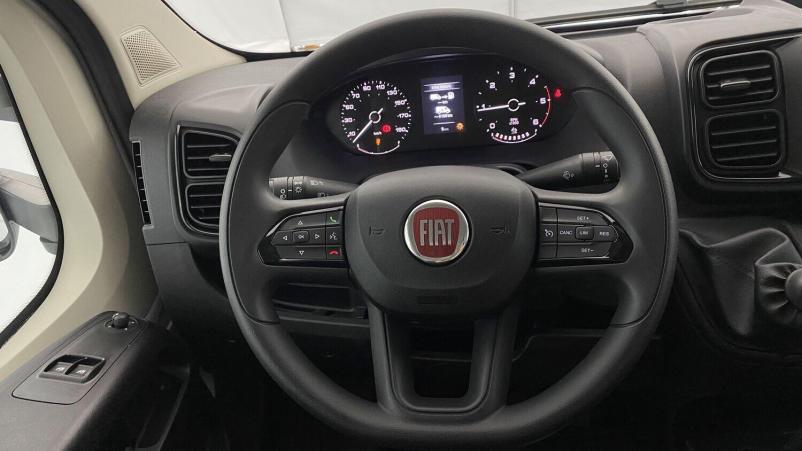 Vente en ligne Fiat Ducato Fourgon Ducato cc 3.5 L 2.2 H3-Power 180ch Maxi Benne Acier + Coffre JPM au prix de 40 500 €