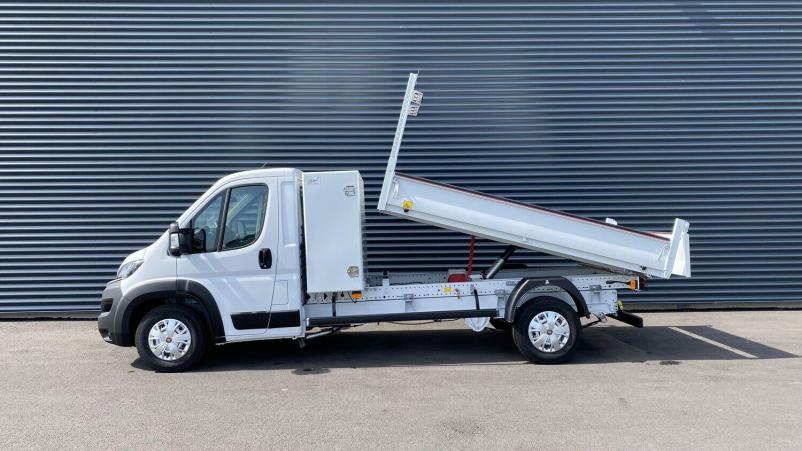 Vente en ligne Fiat Ducato Fourgon Ducato cc 3.5 L 2.2 H3-Power 180ch Maxi Benne Acier + Coffre JPM au prix de 40 500 €