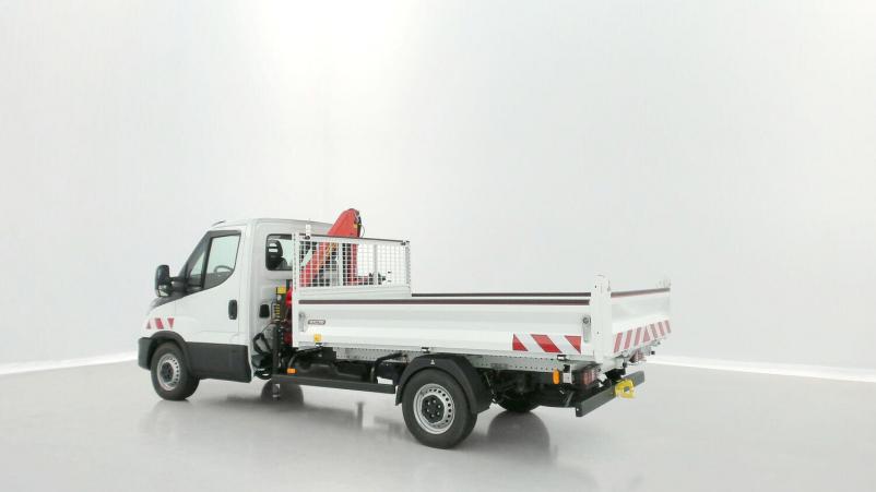 Vente en ligne Iveco Daily Daily 35S14H 3750 2.3 136ch Benne Alu JPM + Grue PK 2900 au prix de 76 080 €