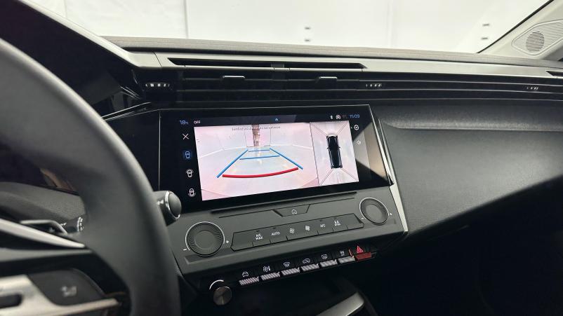 Vente en ligne Peugeot 308 308 III 1.5 BlueHDi 130ch GT EAT8 au prix de 29 700 €