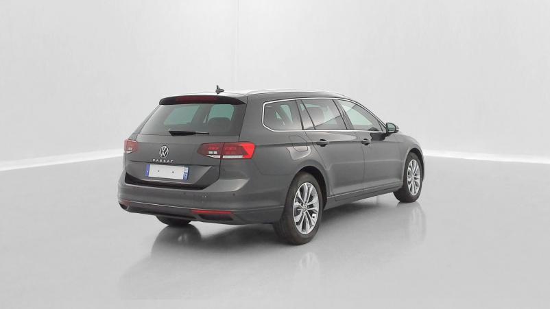 Vente en ligne Volkswagen Passat SW Passat sw VIII 1.5 TSI ACT 150ch Life Plus DSG7 au prix de 33 200 €