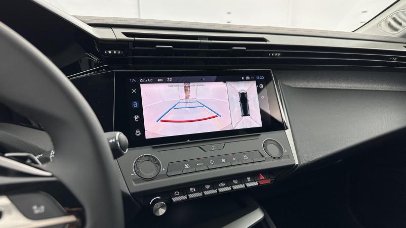 Vente en ligne Peugeot 308 308 III 1.5 BlueHDi 130ch Allure EAT8 au prix de 27 410 €