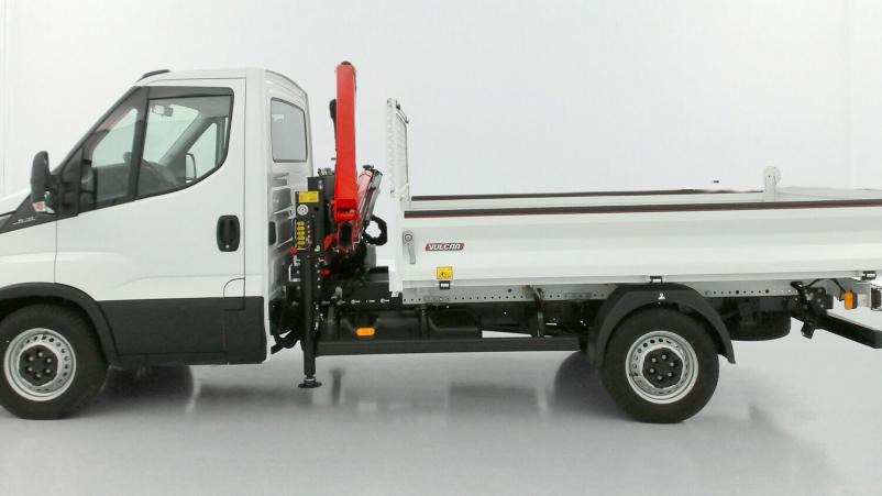 Vente en ligne Iveco Daily Daily III 35S14H 3750 2.3 136ch Benne Alu JPM + Grue PK 2900 au prix de 76 080 €