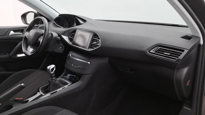Vente en ligne Peugeot 308 5P 1.2 PureTech 110ch Manuelle/6 Active au prix de 10 970 €