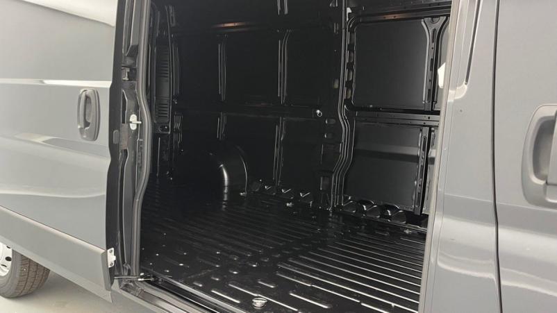 Vente en ligne Citroën Jumper Fourgon TOLE 35 L3H2 BLUEHDI 140 S S BVM6 au prix de 31 900 €