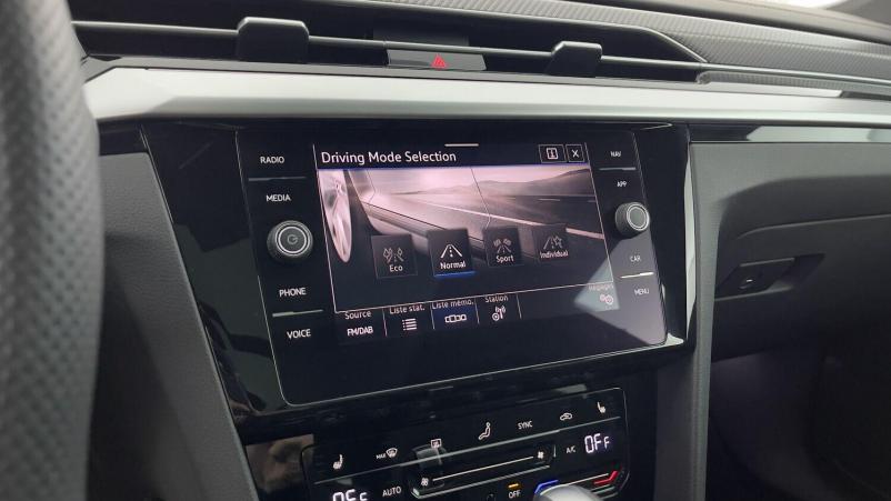 Vente en ligne Volkswagen Arteon Shooting Break Arteon shooting brake 2.0 TDI EVO 150ch R-Line DSG7 au prix de 43 400 €