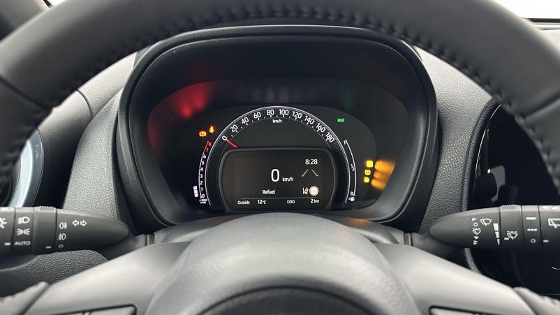 Vente en ligne Toyota Aygo Aygo x Aygo X 1.0 VVT-i 72 Design au prix de 17 700 €