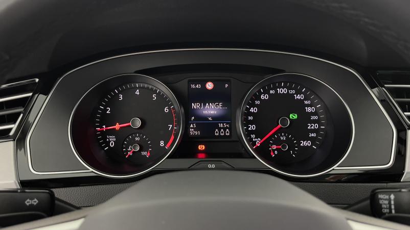 Vente en ligne Volkswagen Passat SW Passat sw VIII 1.5 TSI ACT 150ch Life Plus DSG7 au prix de 33 200 €