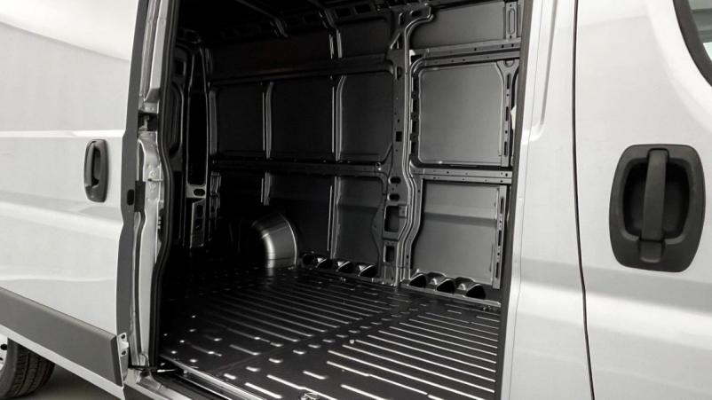 Vente en ligne Citroën Jumper Fourgon TOLE 35 L3H2 BLUEHDI 140 S S BVM6 au prix de 31 900 €