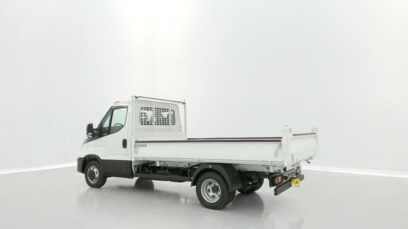 Vente en ligne Iveco Daily Daily III 35C16H 3.0 3450 160ch Tri-Benne JPM au prix de 53 740 €