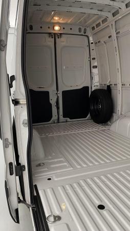 Vente en ligne Iveco Daily Daily 35S16A8 3520L 2.3 156ch 12m³ Hi-Matic au prix de 48 480 €
