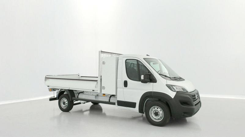 Vente en ligne Fiat Ducato Fourgon Ducato cc 3.5 L 2.2 H3-Power 140ch Maxi Benne Acier + Coffre JPM au prix de 40 500 €