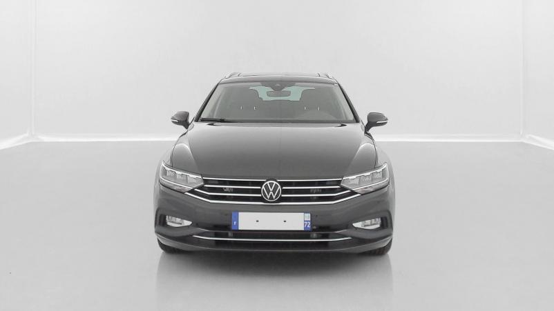 Vente en ligne Volkswagen Passat SW Passat sw VIII 1.5 TSI ACT 150ch Life Plus DSG7 au prix de 33 200 €