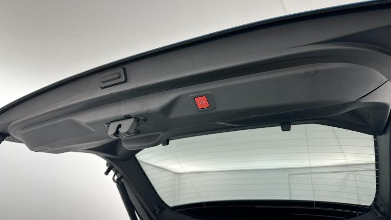 Vente en ligne Peugeot 3008 3008 Hybrid 145ch GT e-DCS6 au prix de 35 400 €