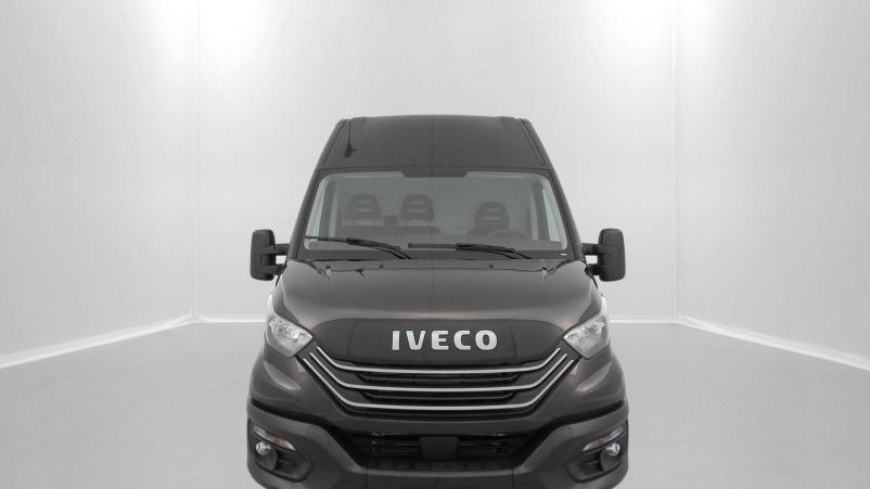 Vente en ligne Iveco Daily Daily 35S16A8 4100 2.3 156ch 16m³ Hi-Matic au prix de 49 260 €