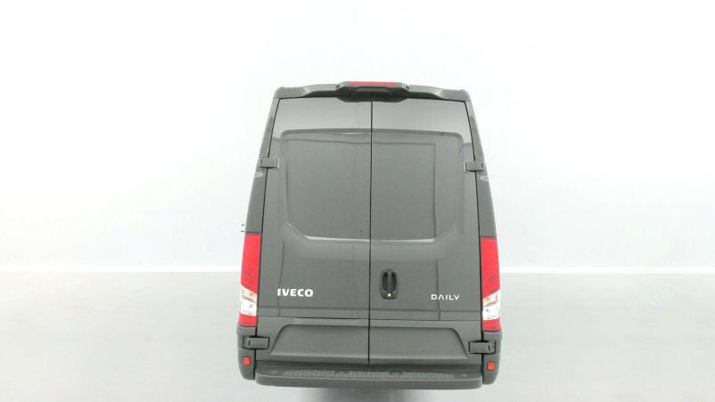 Vente en ligne Iveco Daily Daily 35S16A8 4100 2.3 156ch 16m³ Hi-Matic au prix de 49 260 €