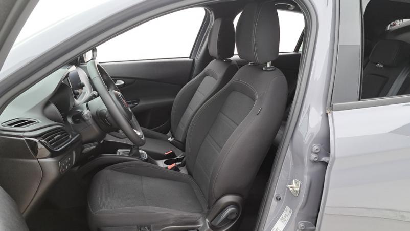 Vente en ligne Fiat Tipo 5P 1.0  T3 Turbo 100ch Manuelle/5 Sport au prix de 16 550 €