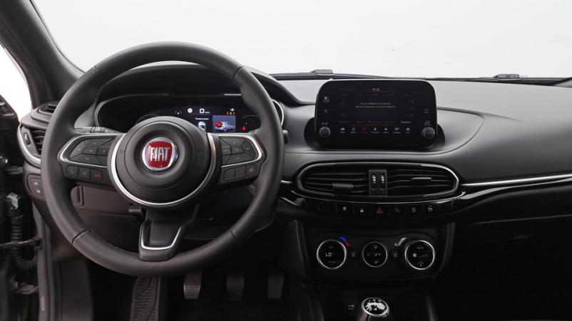 Vente en ligne Fiat Tipo 5P 1.0  T3 Turbo 100ch Manuelle/5 Sport au prix de 16 550 €