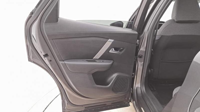Vente en ligne Citroën C4  1.2 PureTech S&S 130ch Automatique/8 Shine au prix de 20 610 €