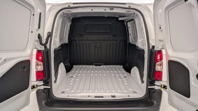 Vente en ligne Peugeot Partner Fourgon M 650 KG BLUEHDI 100 S S BVM6 au prix de 21 400 €