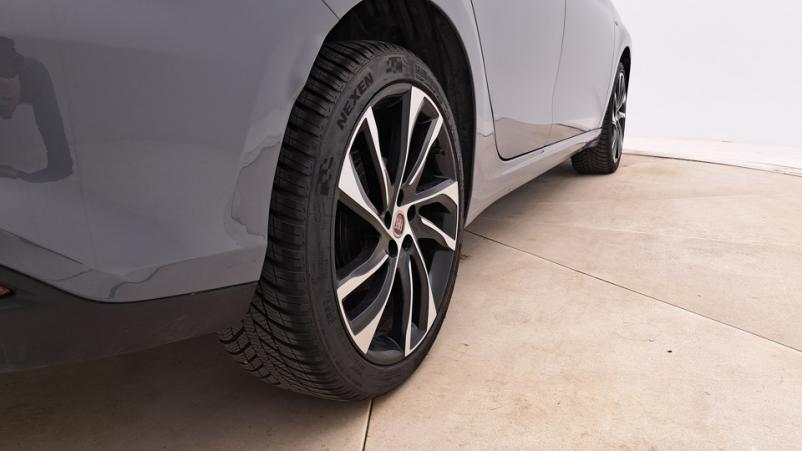 Vente en ligne Fiat Tipo 5P 1.0  T3 Turbo 100ch Manuelle/5 Sport au prix de 16 550 €