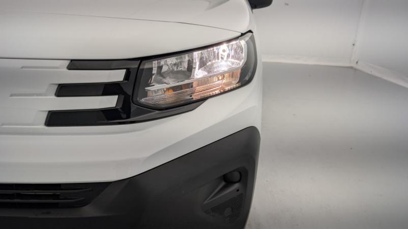 Vente en ligne Peugeot Partner Fourgon M 650 KG BLUEHDI 100 S S BVM6 au prix de 21 400 €