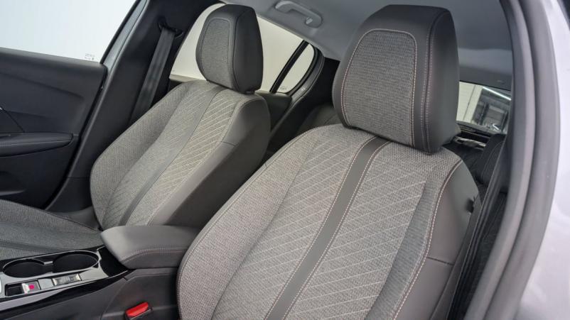 Vente en ligne Peugeot 208 PureTech 100 S S BVM6 Allure au prix de 17 480 €