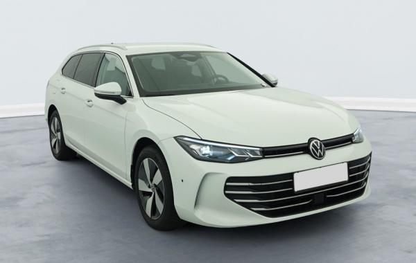 Volkswagen Passat SW 1.5 ETSI OPF 150 DSG7 LIFE PLUS occasion de 2024 en vente à Rennes
