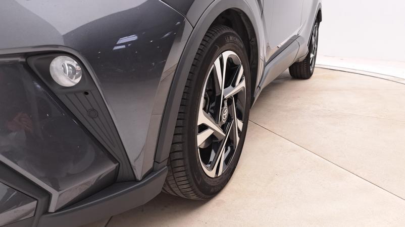 Vente en ligne Toyota C-HR  1.8 Hybrid 122ch Automatique/ Design au prix de 26 190 €