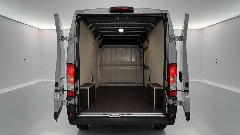 Vente en ligne Peugeot Boxer Fourgon Boxer II L3H2 3.5 MAXI 2.2 140ch au prix de 33 780 €