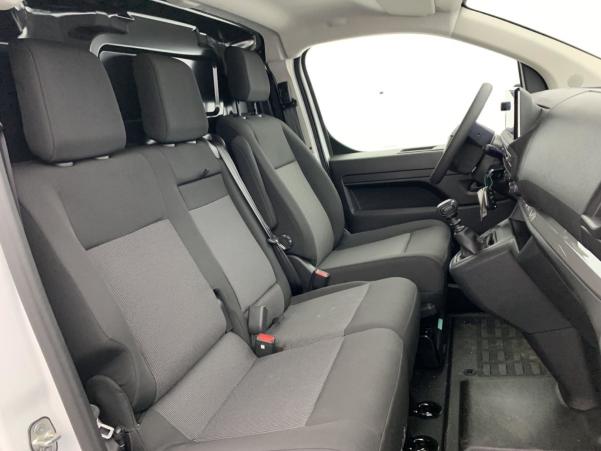 Vente en ligne Citroën Jumpy Fourgon M BLUEHDI 145 BVM6 au prix de 27 820 €
