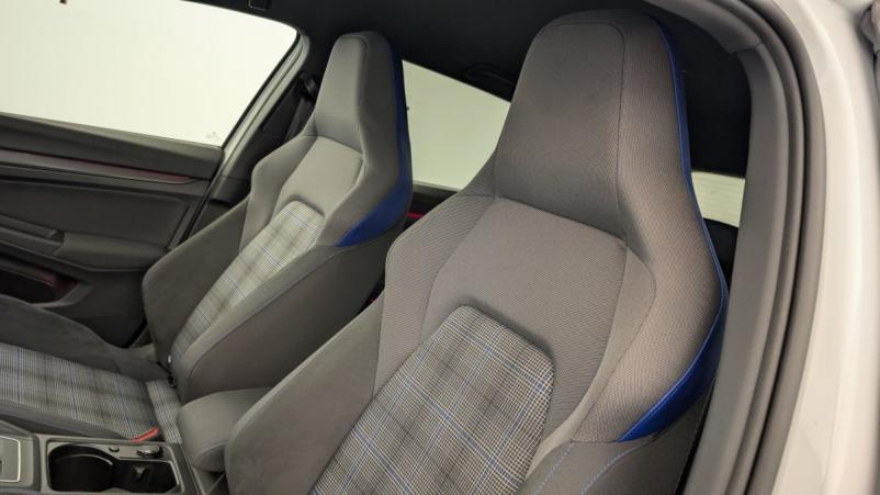Vente en ligne Volkswagen Golf 1.4 HYBRIDE RECHARGEABLE OPF 245 DSG6 GTE au prix de 27 470 €
