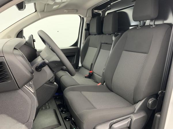 Vente en ligne Citroën Jumpy Fourgon M BLUEHDI 145 BVM6 au prix de 27 820 €